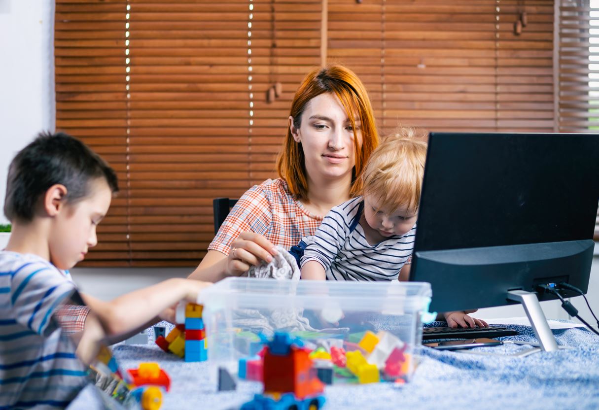 ¿Qué opinan quienes cuidan a la primera infancia? ¿Qué opinan quienes cuidan a la primera infancia?