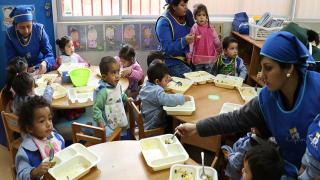 Cuidado afectuoso: el papel del sector educativo